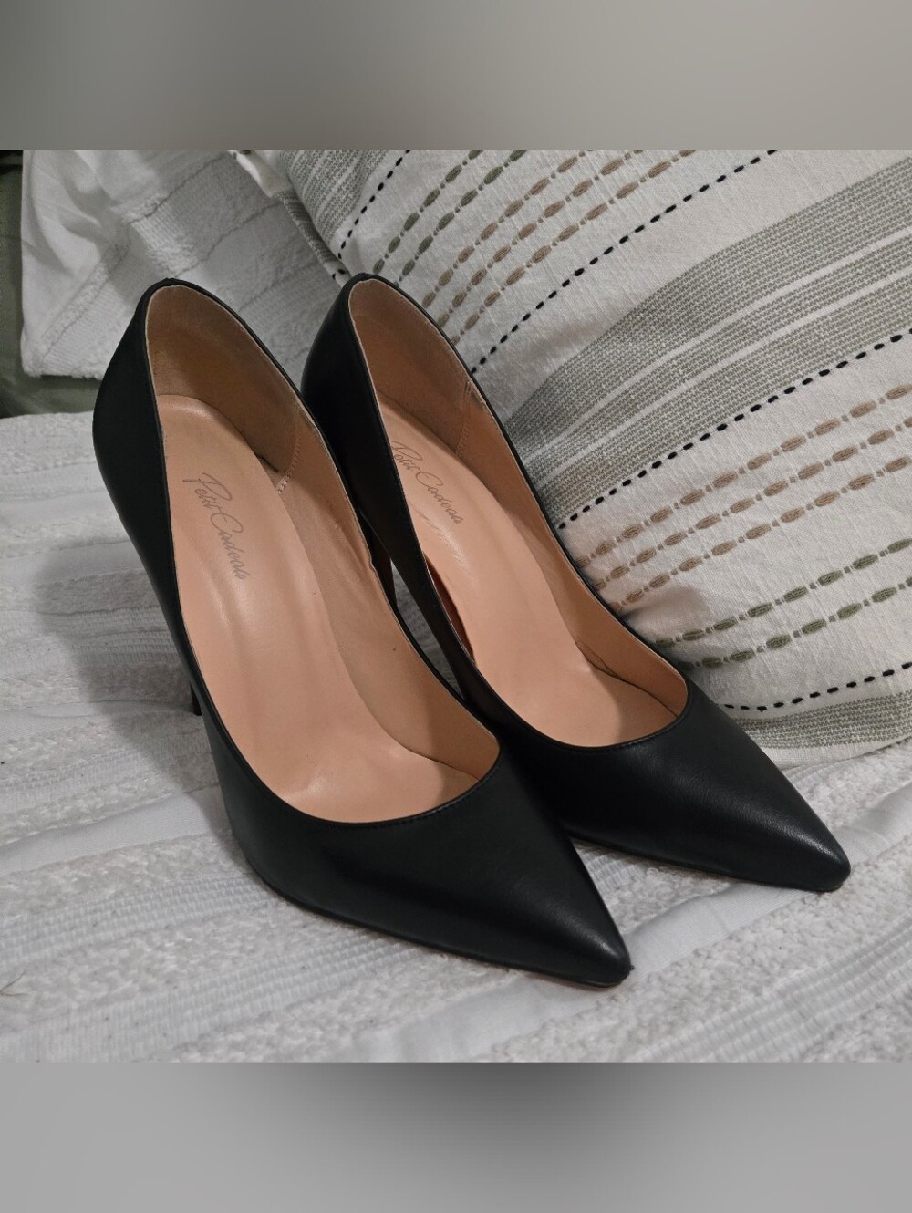 Petit Cadeau - Classic Pointed Toe Pumps - Black - Picture 2 of 6